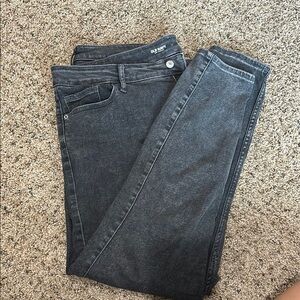 Old Navy Gray Skinny Jeans with Sleek Style